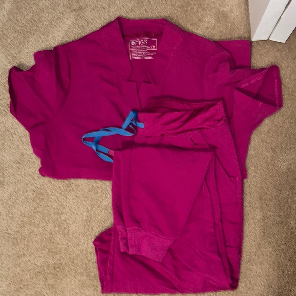 Fig Scrub set. Great shape! Jogger bottoms.